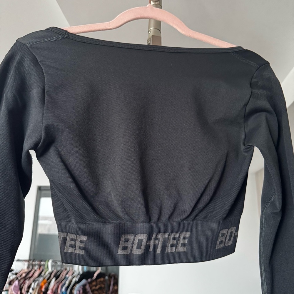 Bo+Tee Black Seamless Long Sleeve Square Neck Crop Top - Small - Picture 6 of 9